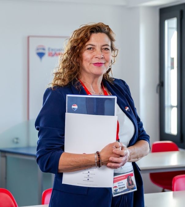 Silvia Macías, agente de RE/MAX Kompas especializada en el acompañamiento emocional en compraventa